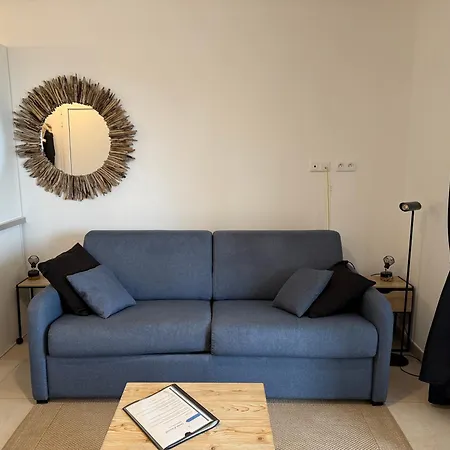 Daire Design Front De Classe 3 Etoiles Linguizzetta